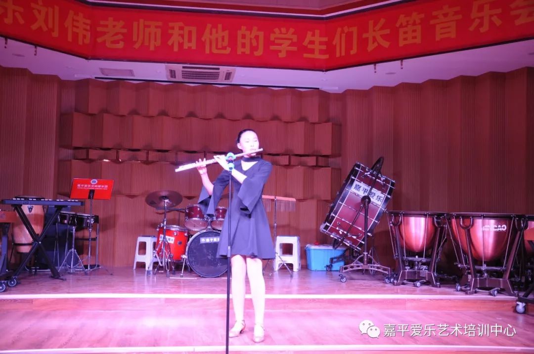 刘伟老师和他的学生们长笛音乐会圆满成功！