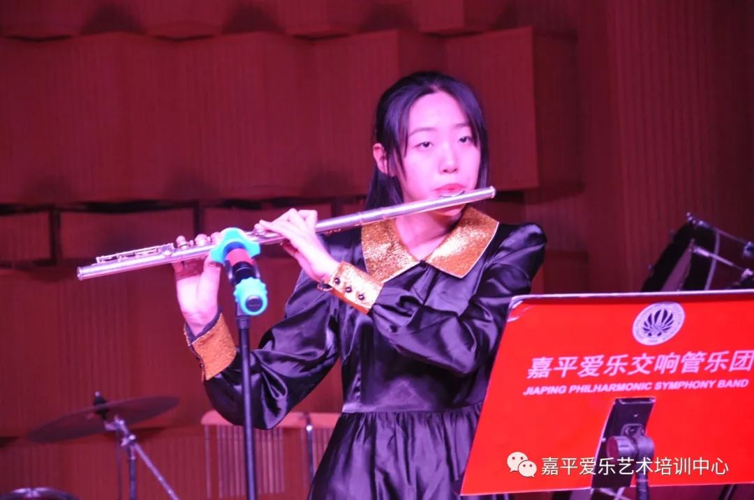 刘伟老师和他的学生们长笛音乐会圆满成功！