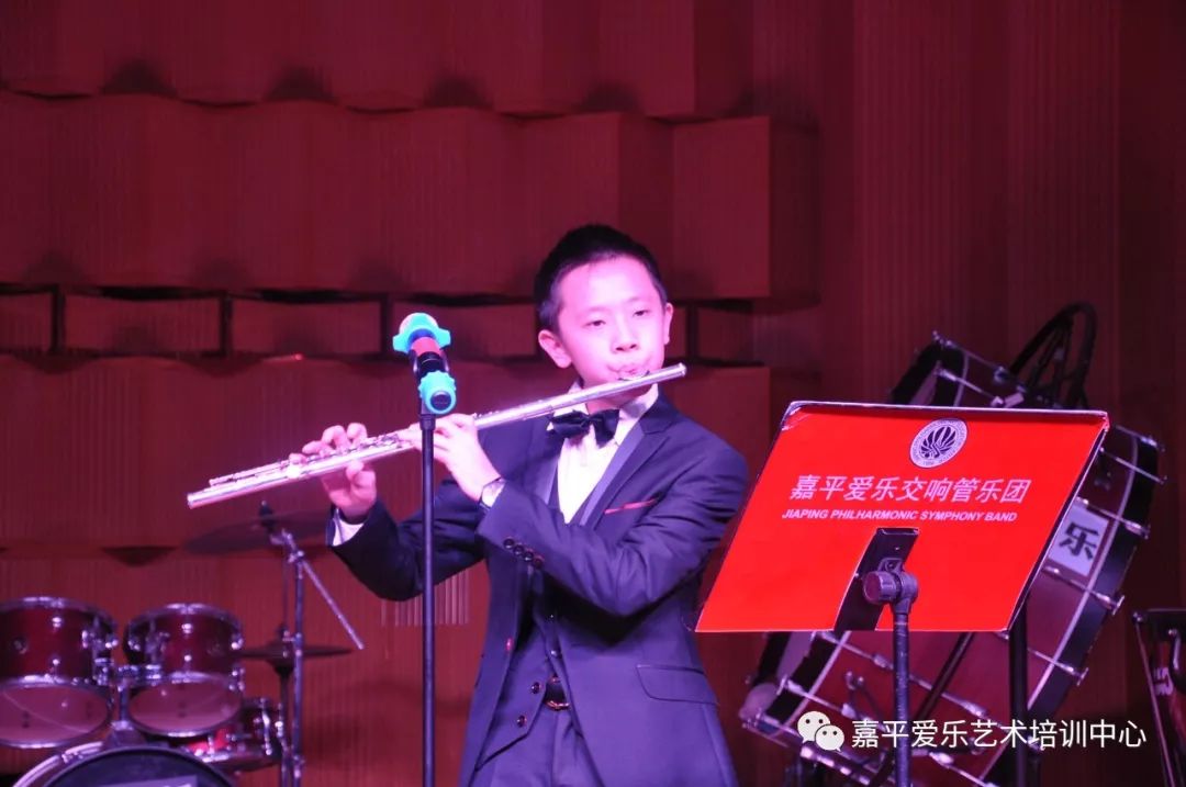 刘伟老师和他的学生们长笛音乐会圆满成功！