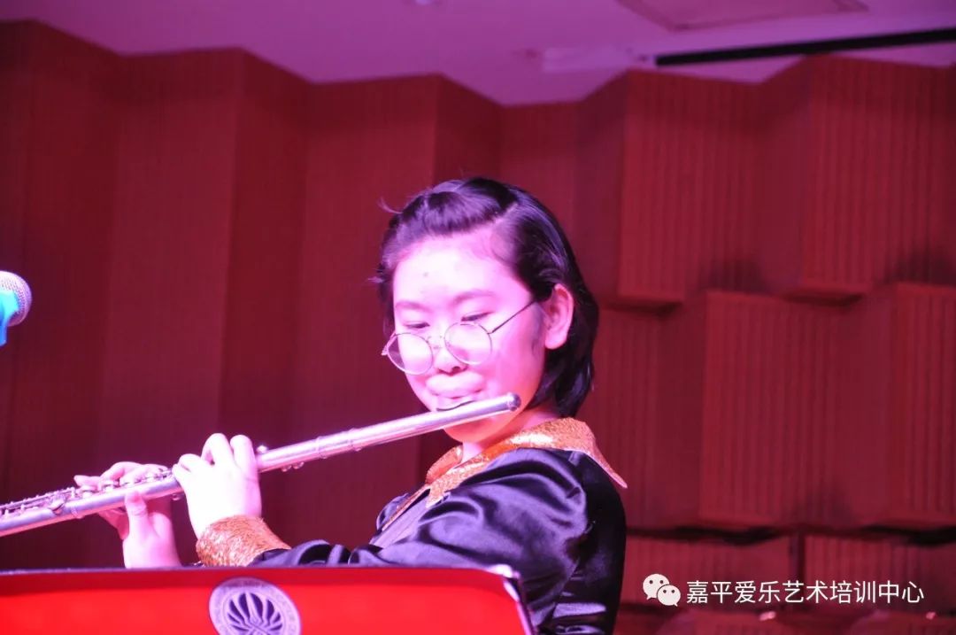 刘伟老师和他的学生们长笛音乐会圆满成功！