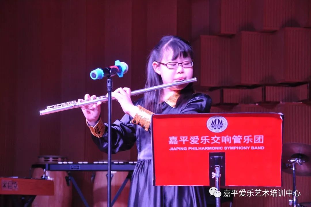 刘伟老师和他的学生们长笛音乐会圆满成功！