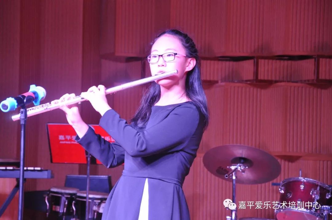 刘伟老师和他的学生们长笛音乐会圆满成功！