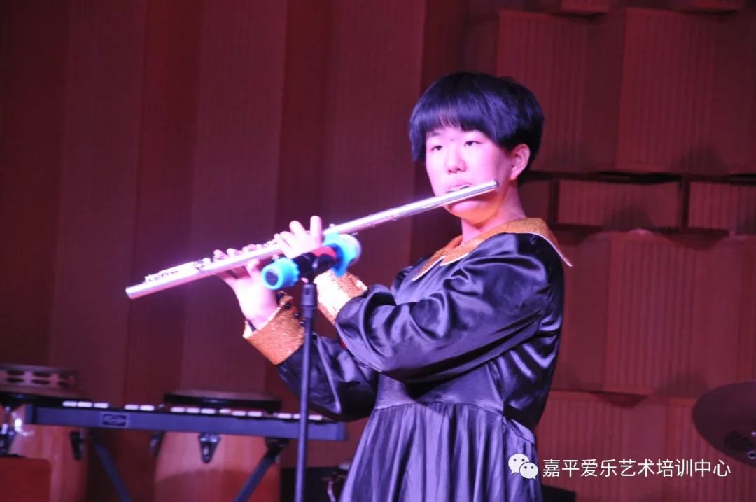 刘伟老师和他的学生们长笛音乐会圆满成功！