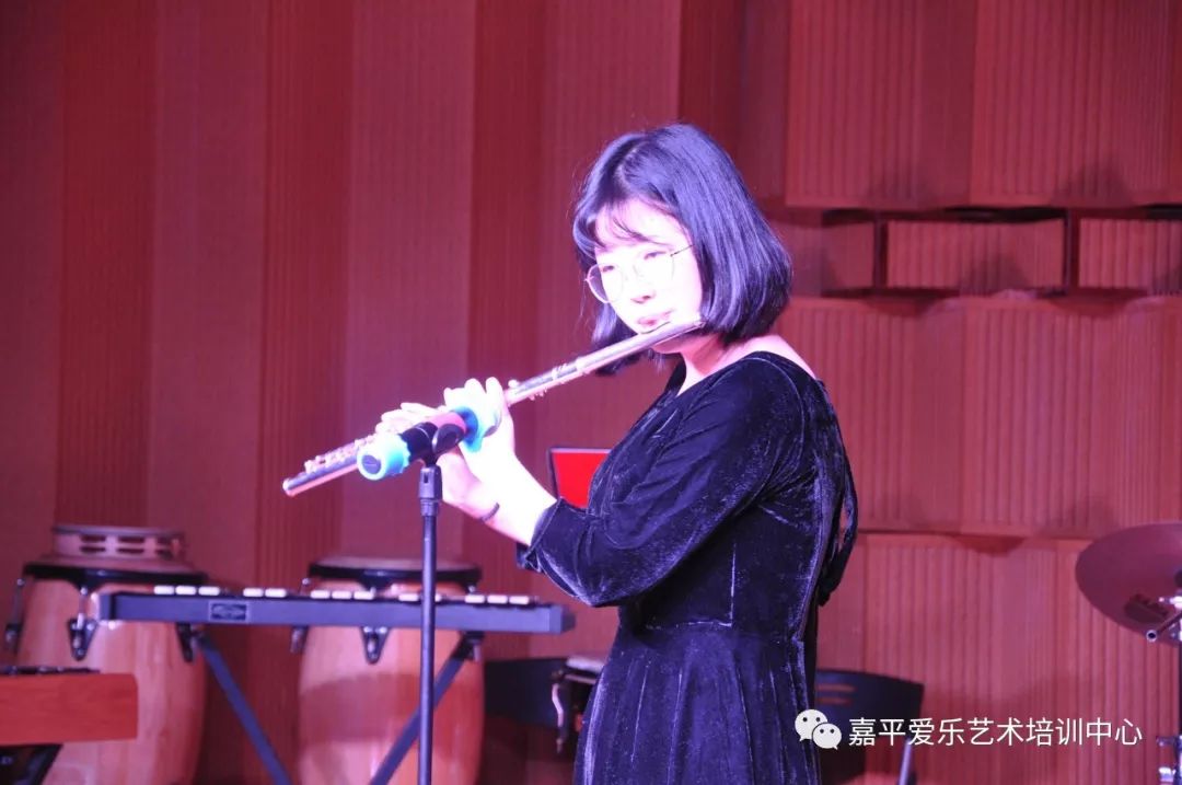 刘伟老师和他的学生们长笛音乐会圆满成功！