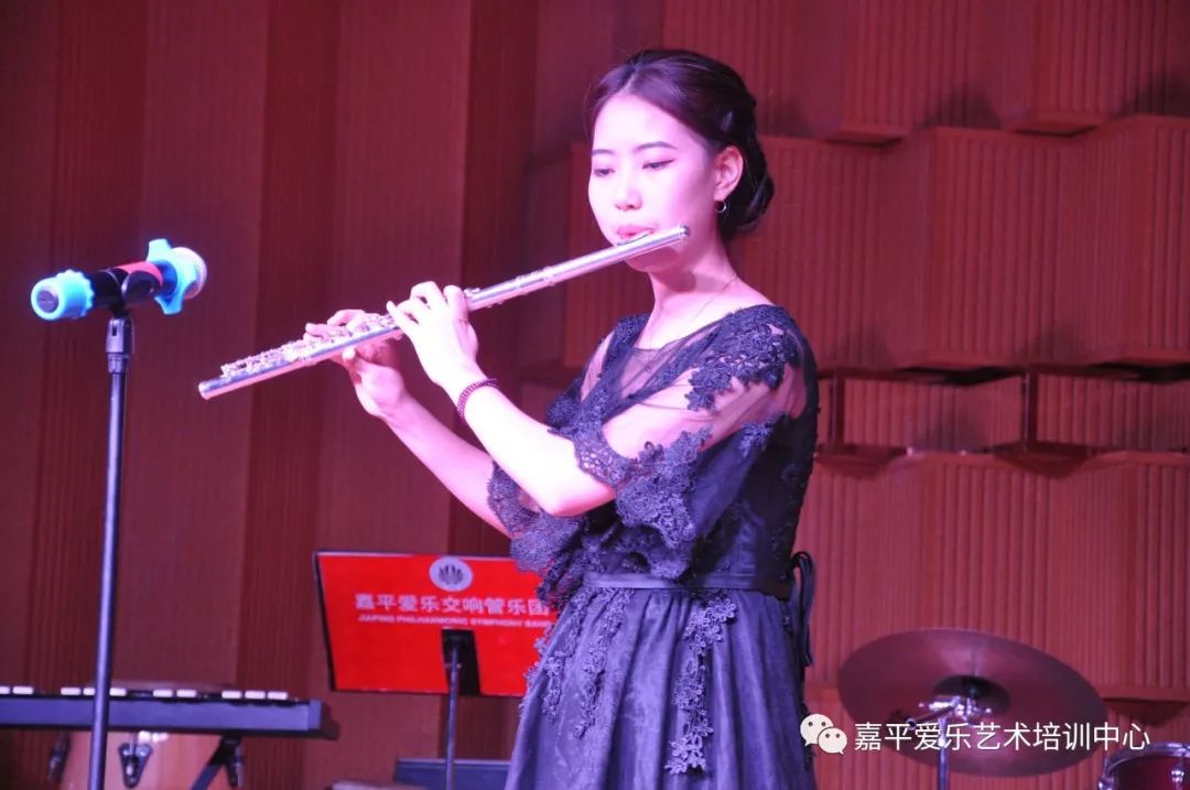刘伟老师和他的学生们长笛音乐会圆满成功！