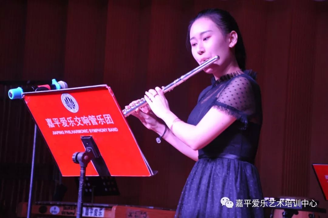 刘伟老师和他的学生们长笛音乐会圆满成功！