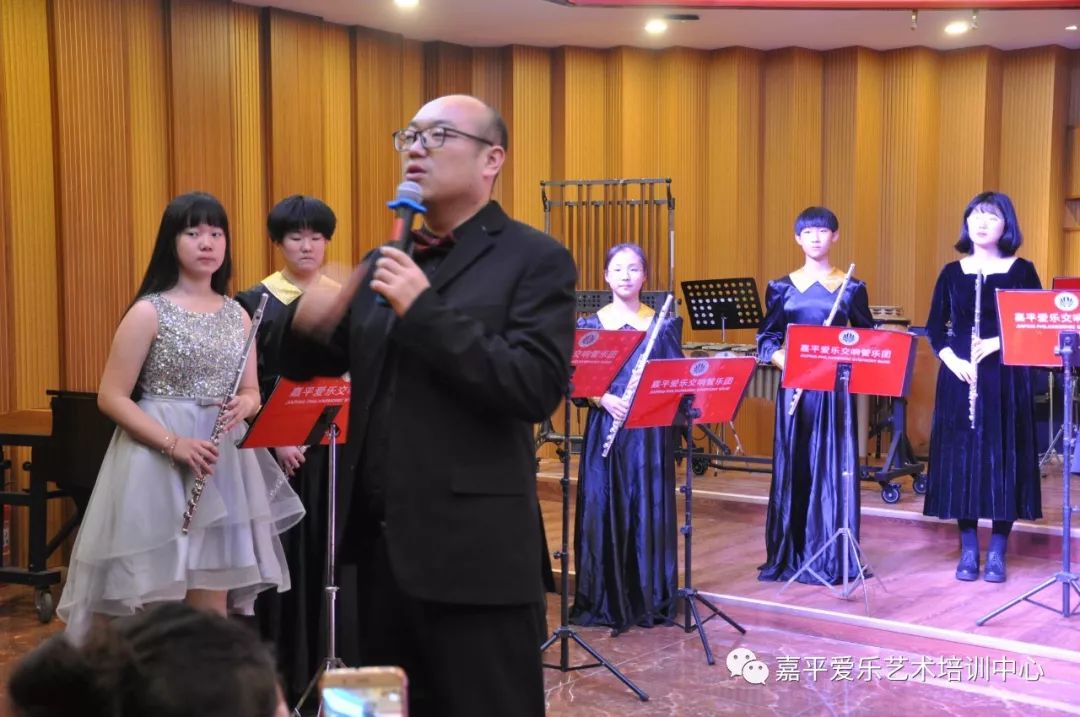 刘伟老师和他的学生们长笛音乐会圆满成功！