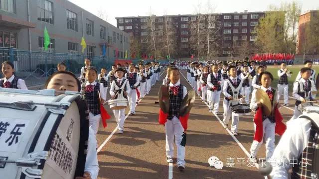 中华大街小学鼓乐团亮相新华区中小学运动会