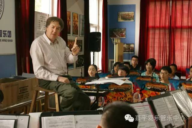 尼克·史密斯受邀到嘉平爱乐艺术活动中心讲学