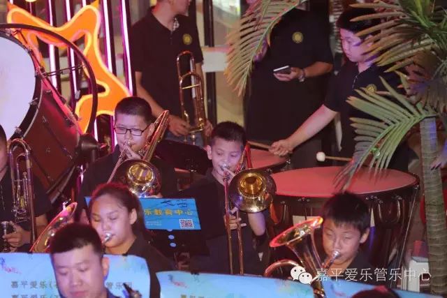 赴韩国参加第一届亚洲管乐大赛金奖展示演出圆满成功